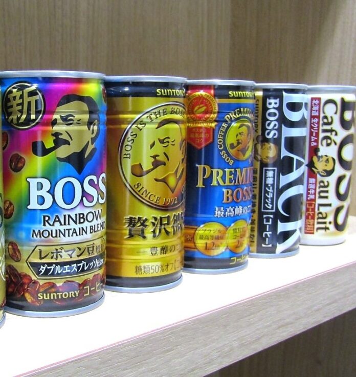 25年ぶり価格改定の対象となる「ボス」缶コーヒー主力5品(2022年撮影)